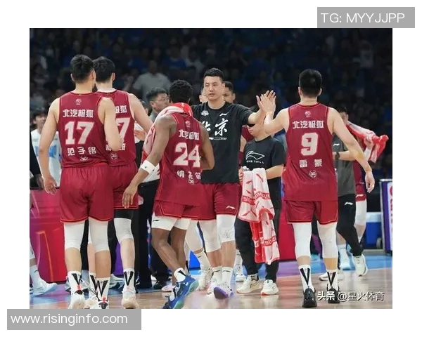 上海大鲨鱼与火箭队激战正酣谁将赢得这场篮球巅峰对决